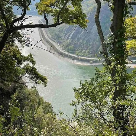 Mitten In Und Doch Im Gruenen: Schoenes Und Modernes * Nastätten