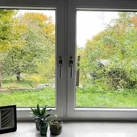 Mitten In Und Doch Im Gruenen: Schoenes Und Modernes