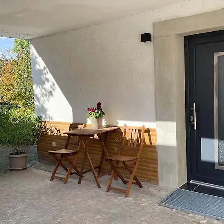 Mitten In Und Doch Im Gruenen: Schoenes Und Modernes Appartamento *