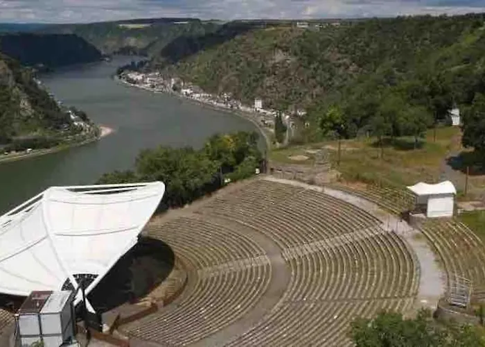 Mitten In Und Doch Im Gruenen: Schoenes Und Modernes Apartamento *