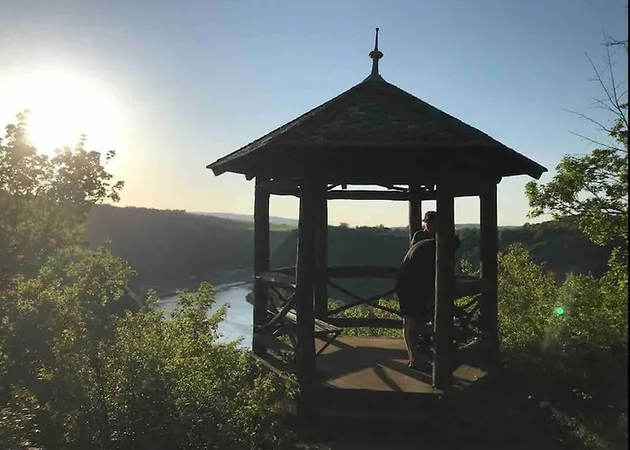 Apartamento Mitten In Und Doch Im Gruenen: Schoenes Und Modernes Nastätten