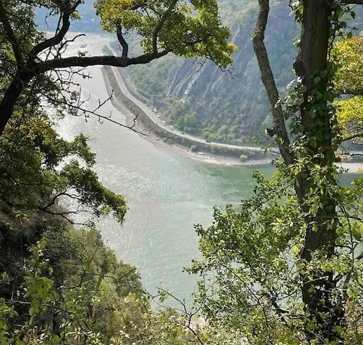 Mitten In Und Doch Im Gruenen: Schoenes Und Modernes * Nastätten