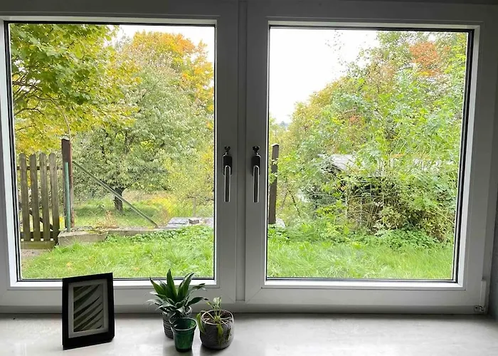 Mitten In Und Doch Im Gruenen: Schoenes Und Modernes